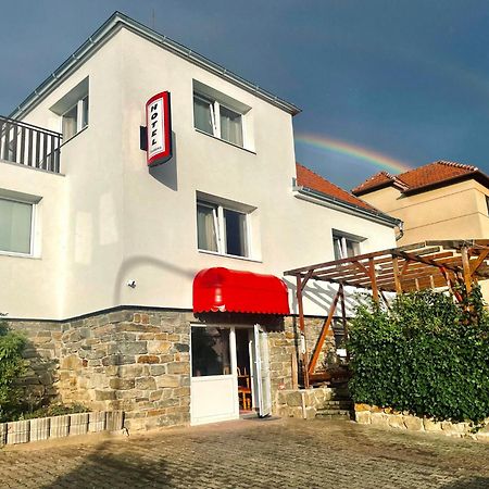 فندق Penzion Fontana Náměšť nad Oslavou المظهر الخارجي الصورة