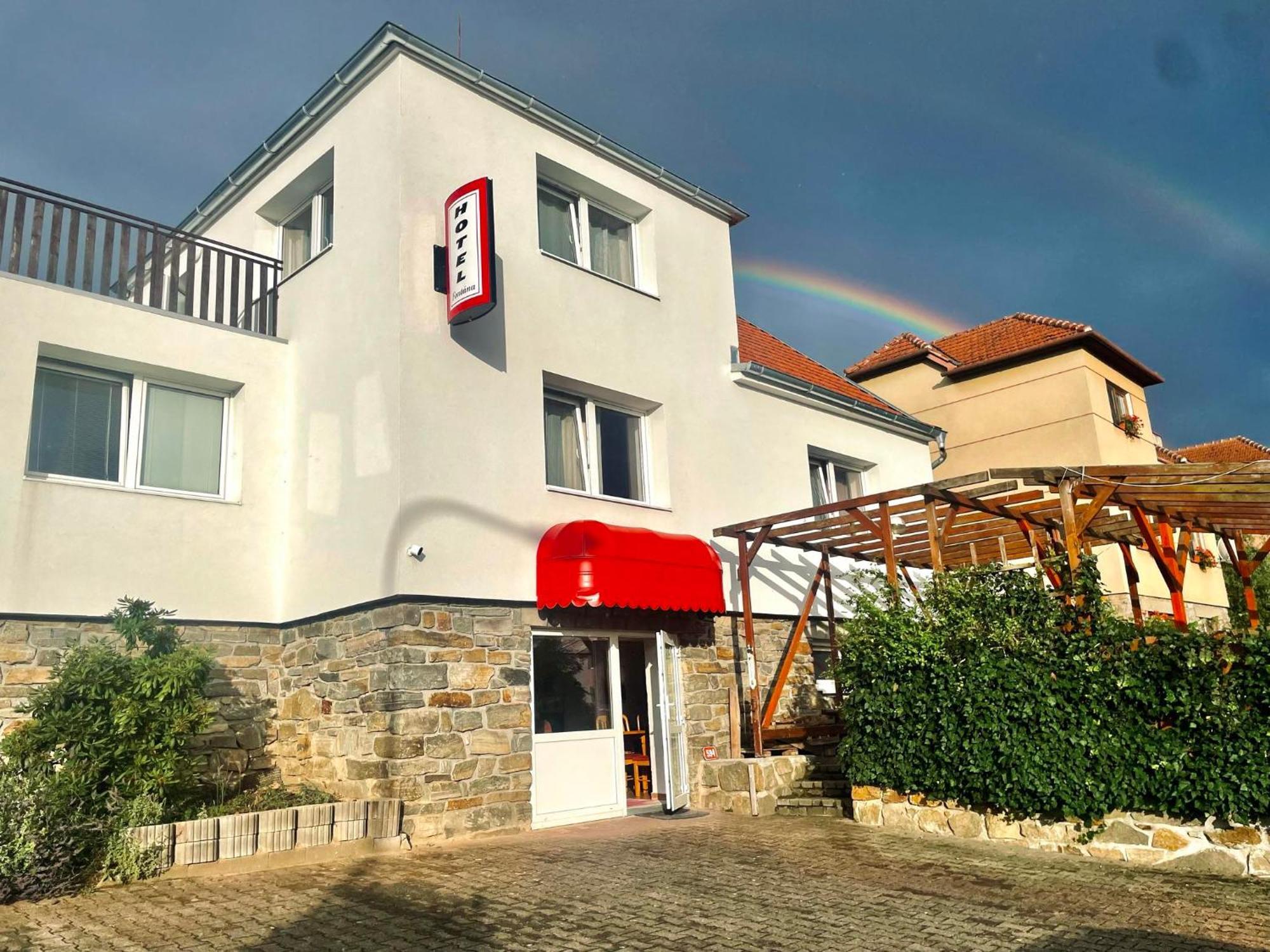 فندق Penzion Fontana Náměšť nad Oslavou المظهر الخارجي الصورة